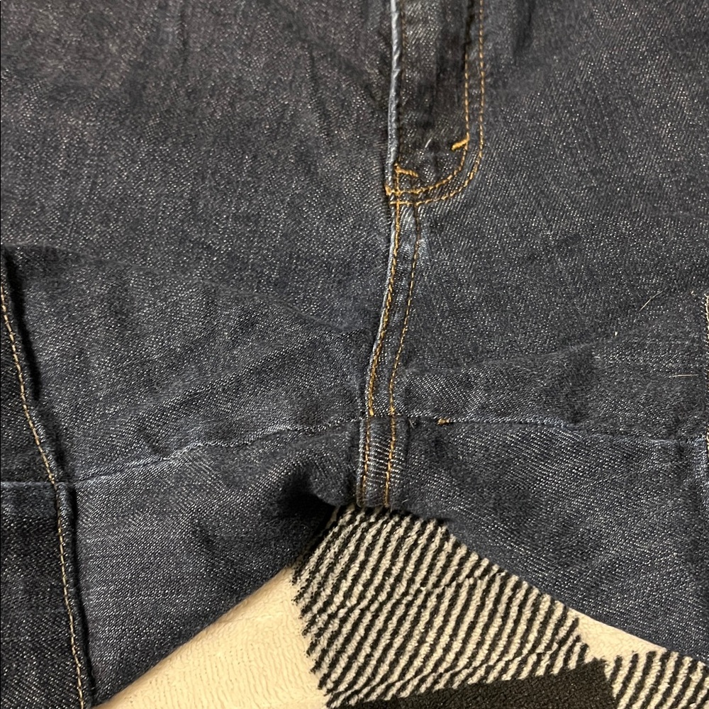 Women’s Levi’s 5 Pocket Denim Shorts/Size 12 - Picture 4 of 8